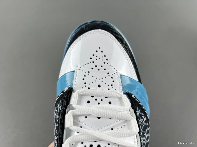 23 UNC Jordan 318376-041 0802
